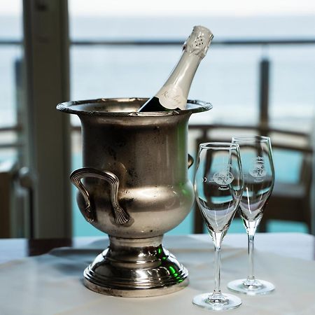 Hotel Strandperle Куксхафен Экстерьер фото